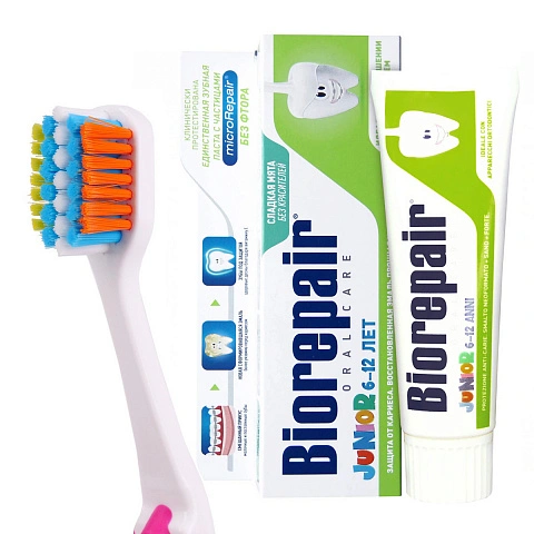 Набор Biorepair (от 6 до 12 лет): Зубная щетка CURVE Junior Medium Soft + Зубная паста Junior со вкусом мяты, 75 мл  - изображение 1