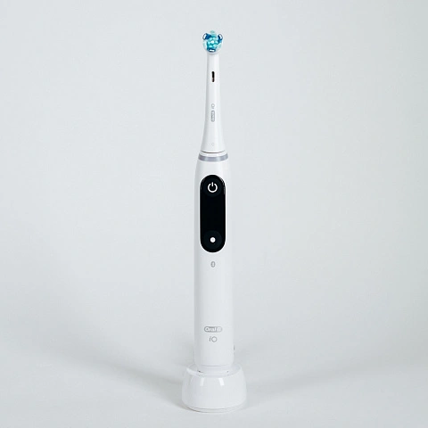 Электрическая зубная щетка Oral-B iO 6 White - изображение 7