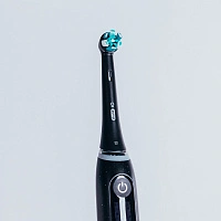Электрическая зубная щетка Oral-B iO Series 10 Black - изображение 3