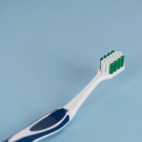 Зубная щетка Biorepair CURVE Protezione Totale Medium