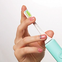 Электрическая зубная щетка Revyline RL 040 Зеленая