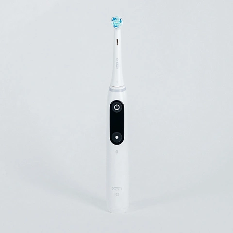 Электрическая зубная щетка Oral-B iO 6 White - изображение 5